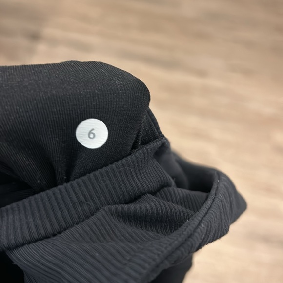 Lulu soft stretch Bermuda shorts - Picture 3 of 3